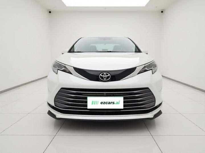 Sienna 2024 2.5L Hybrid Premium photo 2