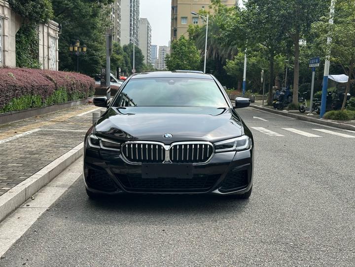 5 Series EV 2022 535Le M Sport Package photo 2