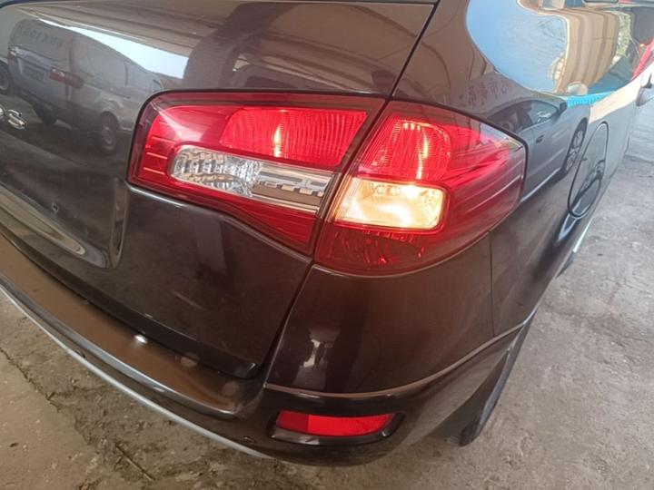Imported 2015 2.0L RWD Standard photo 7