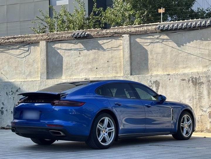 2017 Panamera Executive Extended 3.0T photo 6
