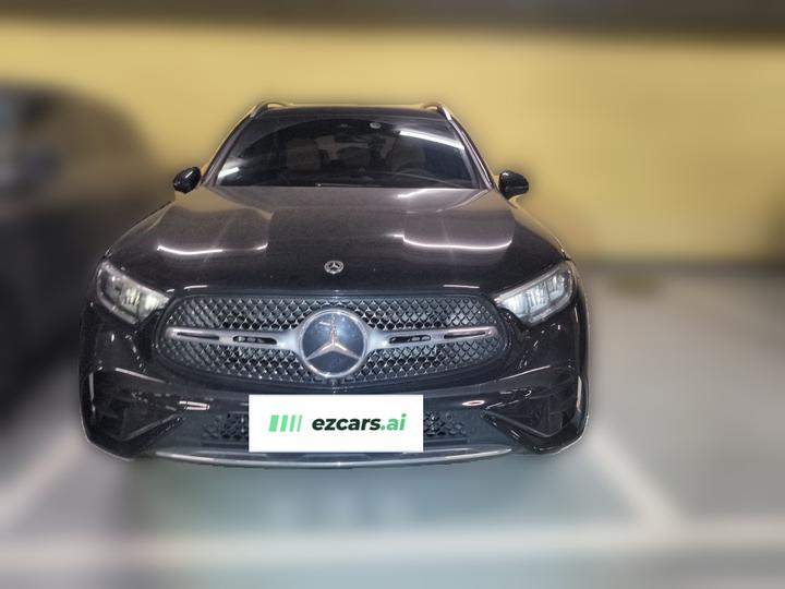 GLC 2023 GLC 300 L 4MATIC Dynamic 5-Seater photo 2