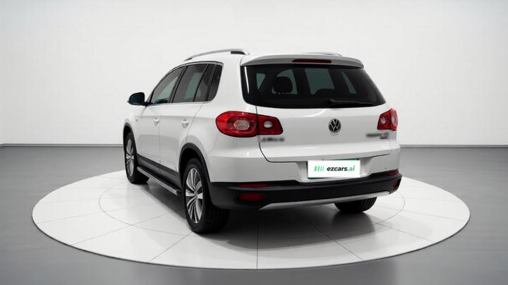 Tiguan 2012 2.0TSI AT AWD photo 4