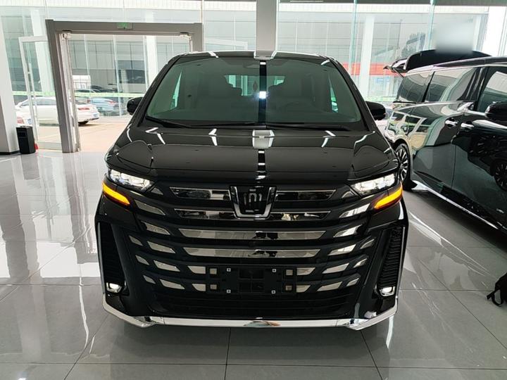 2024 Crown Hybrid 2.5L Supreme Executive photo 2