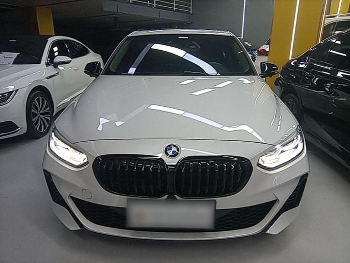 1 Series 2023 125i M Sport photo 2