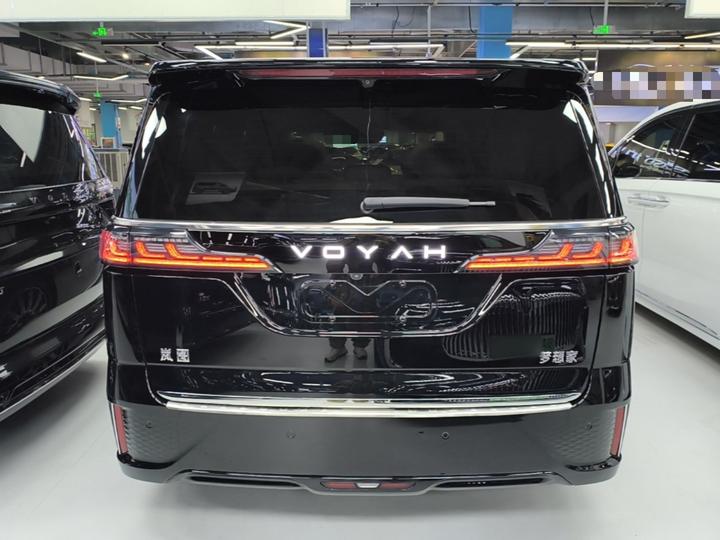 Voyah Dreamer 2025 EV AWD Flagship Qiankun photo 3