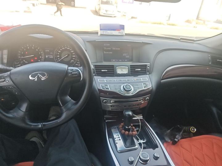 Q70 2013 Q70L 2.5L photo 5
