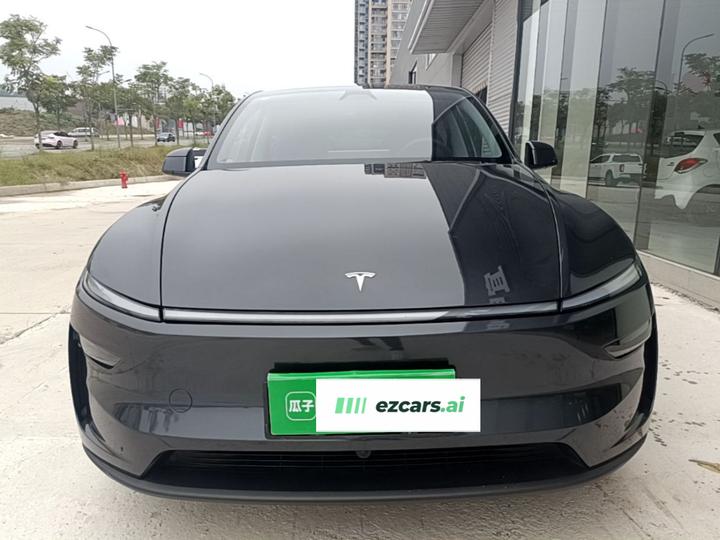 Model Y 2025 RWD photo 2