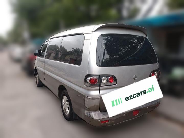 Lingzhi 2015 M5 Q7 2.0L 7-Seater Long Wheelbase Comfort photo 4