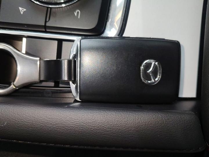 3 Axela 2023 2.0L AT photo 8