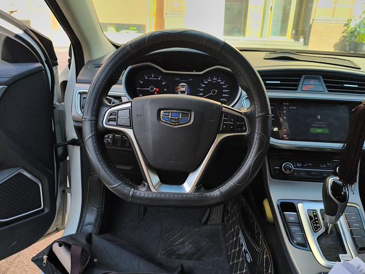 Emgrand GL 2018 1.4T DCT Elite Connected photo 3