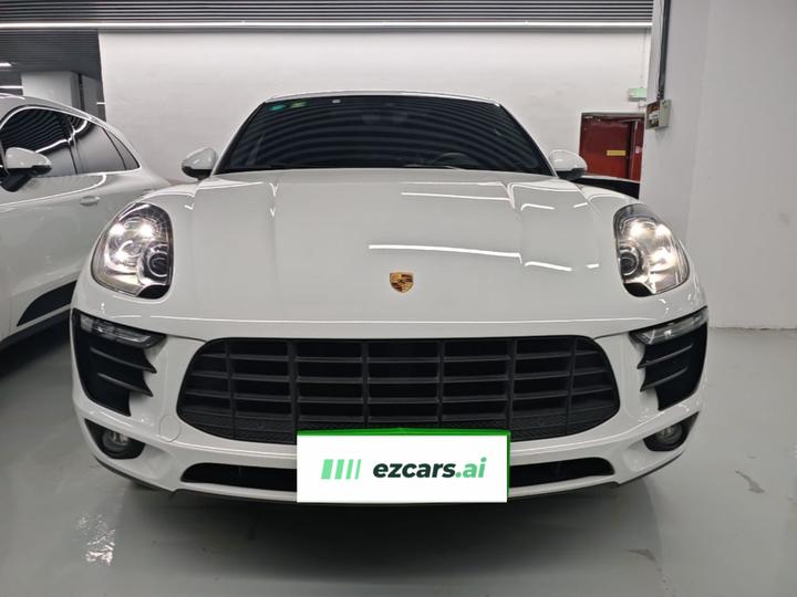 2017 Macan 2.0T photo 2