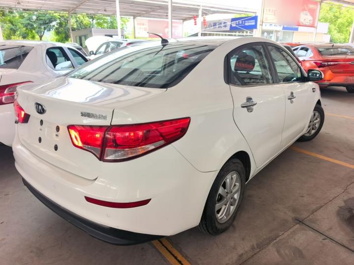K2 2015 Sedan 1.4L MT GLS photo 4