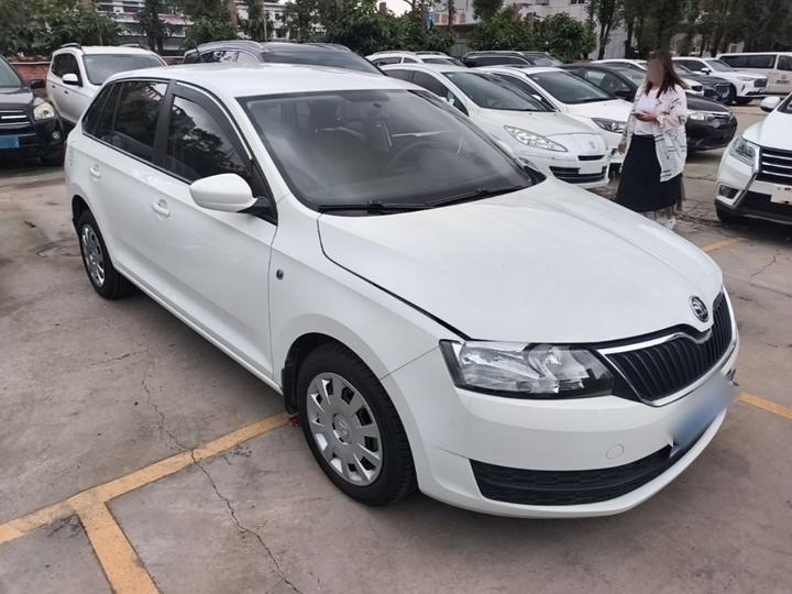 Rapid Spaceback 2016 Facelift 1.6L MT photo 3