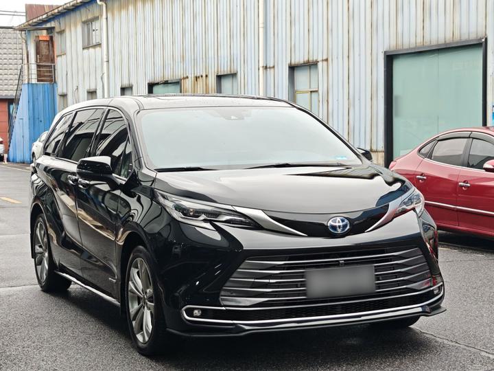 Sienna 2024 2.5L Hybrid Premium photo 3