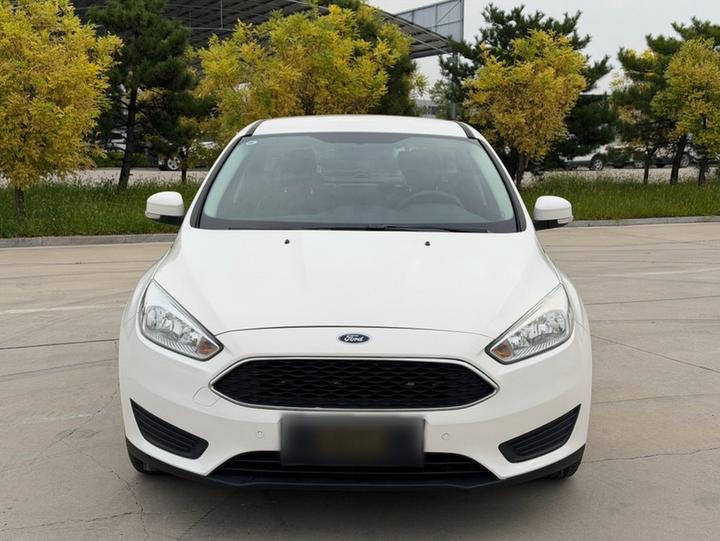 Focus 2018 Hatchback Classic 1.6L AT Comfort photo 2