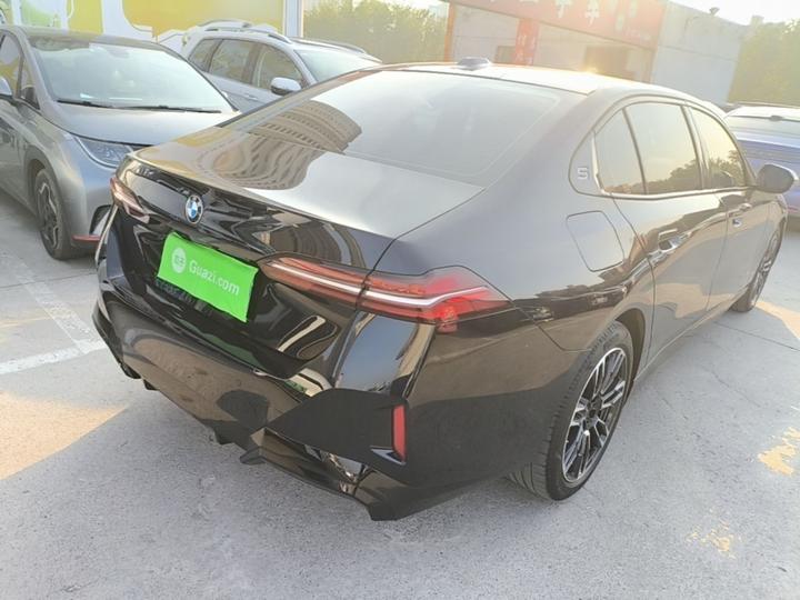 5 Series 2025 525Li M Sport Package photo 6