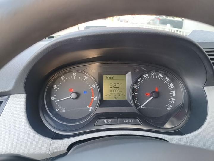Fabia 2015 1.4L MT photo 7