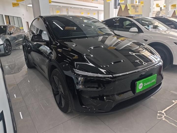 Model Y 2026 RWD photo 3