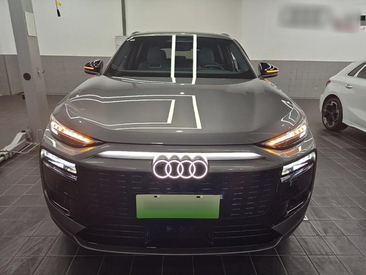 Q6L e-tron 2026 Pilot photo 2