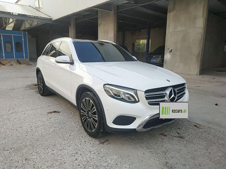 GLC 2018 GLC 200 4MATIC photo 3