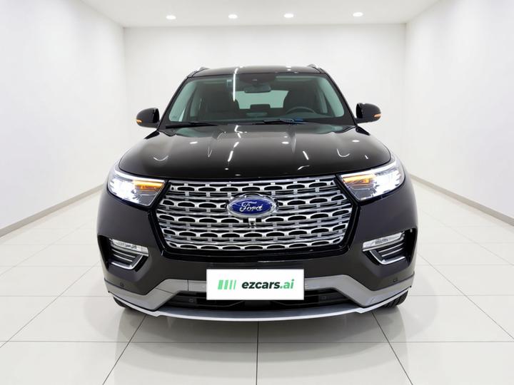 Explorer 2020 EcoBoost 285 AWD Titanium 6-Seater photo 2
