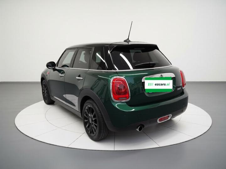 2016 1.5T COOPER 5-Door photo 4