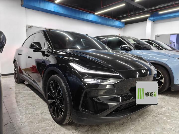 L60 2025 60kWh RWD photo 3