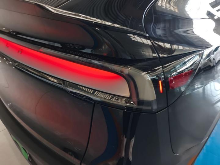 Model Y L 2025 Long Range AWD photo 7