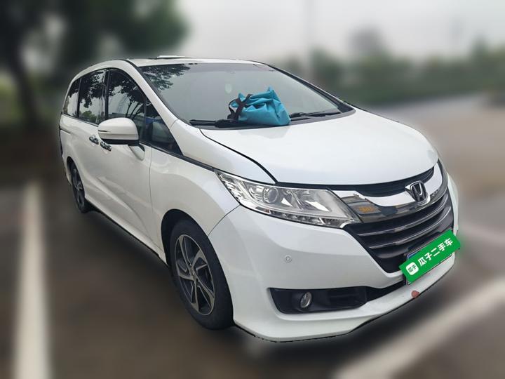 Odyssey 2015 Facelift 2.4L Luxury photo 3