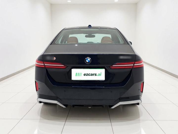 5 Series 2025 530Li Exclusive M Sport Package photo 5