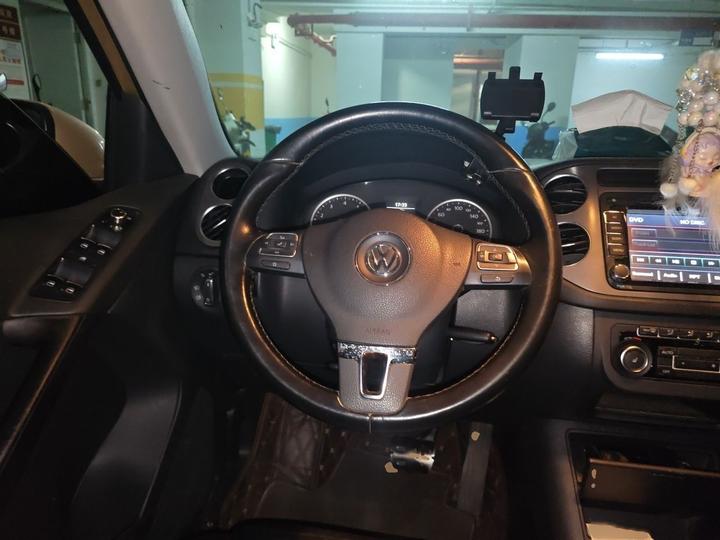 Tiguan 2012 1.8TSI AT AWD photo 3