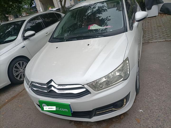 2013 Sedan 1.6L AT photo 2