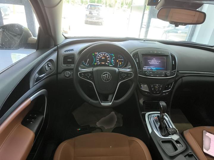 Regal 2015 1.6T Elite Tech photo 6