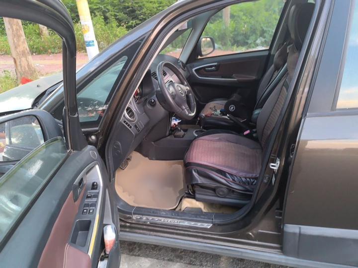 SX4 2013 1.6L AT Sport photo 7