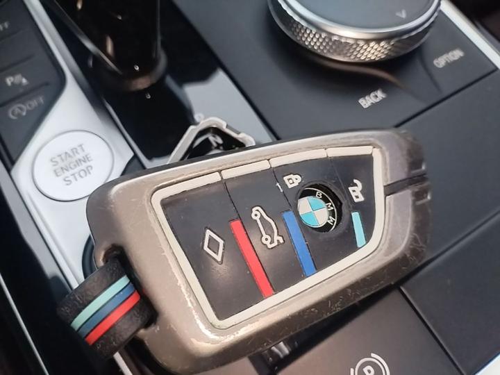 3 Series 2020 320i Sport Package photo 8