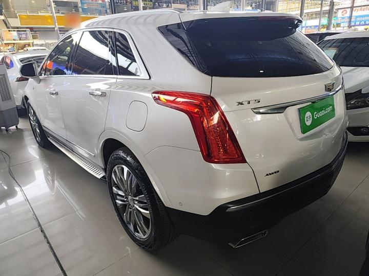 XT5 2018 28E AWD Leading photo 4