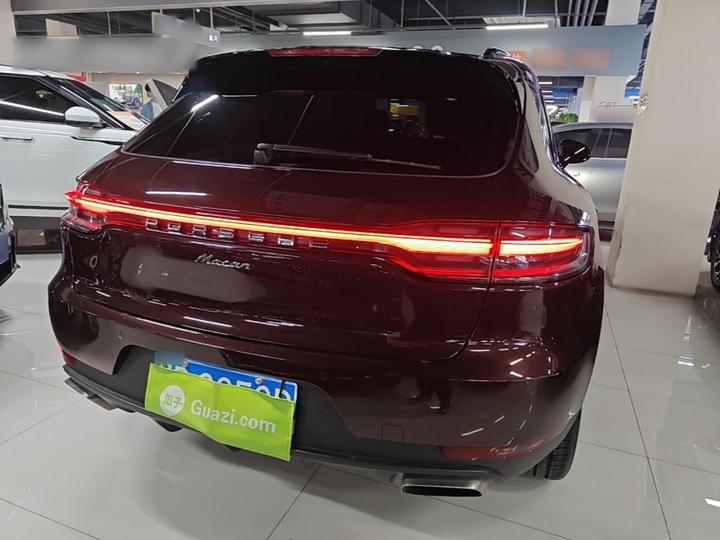 2018 Macan 2.0T photo 3