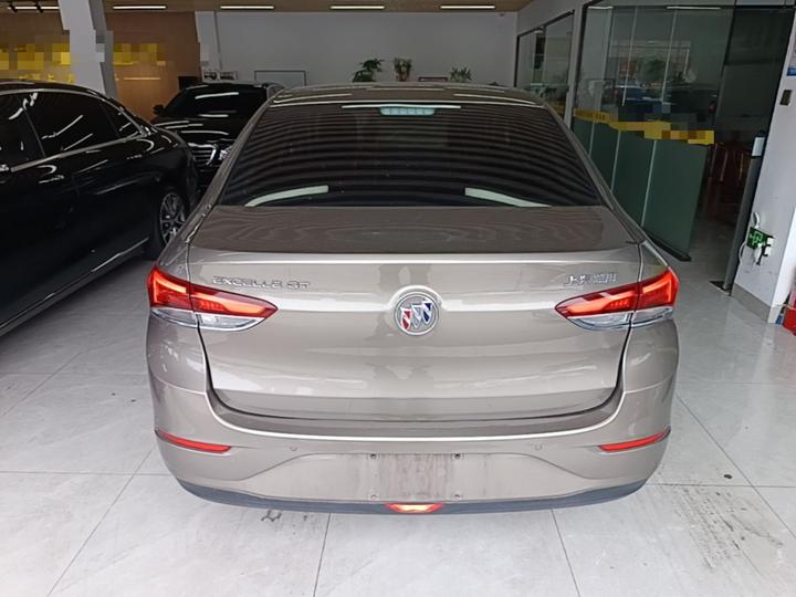 Excelle 2021 Facelift Classic 1.5L AT Elite photo 3