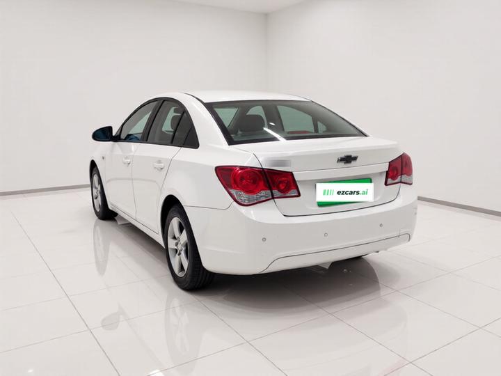 2009 1.6L SE AT photo 4