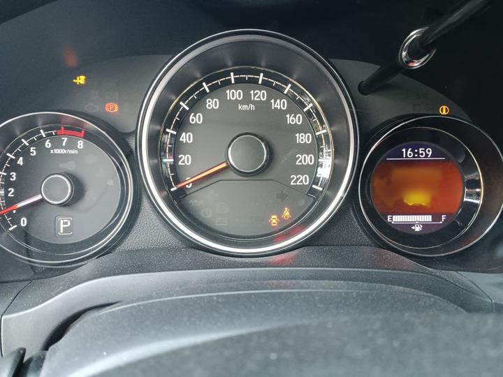 XR-V 2015 1.8L VTi CVT Luxury photo 4