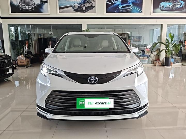 Sienna 2021 2.5L Hybrid Premium photo 2