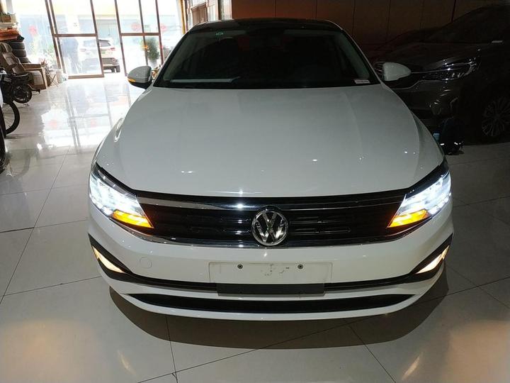 Lamando 2021 230TSI DSG photo 2