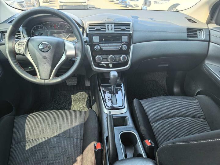 Tiida 2016 1.6L CVT photo 8