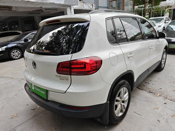 Tiguan 2016 300TSI AT RWD photo 4