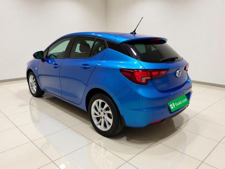 Verano 2016 Hatchback 15S AT Leading photo 4