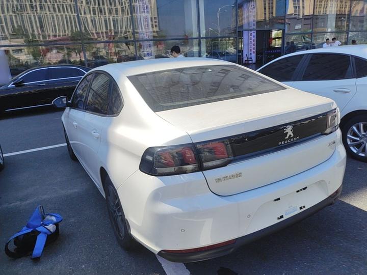 308 2018 1.6L AT Luxury photo 4