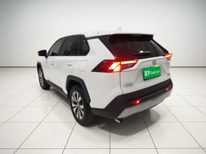 RAV4 2023 2.0L CVT RWD photo 4