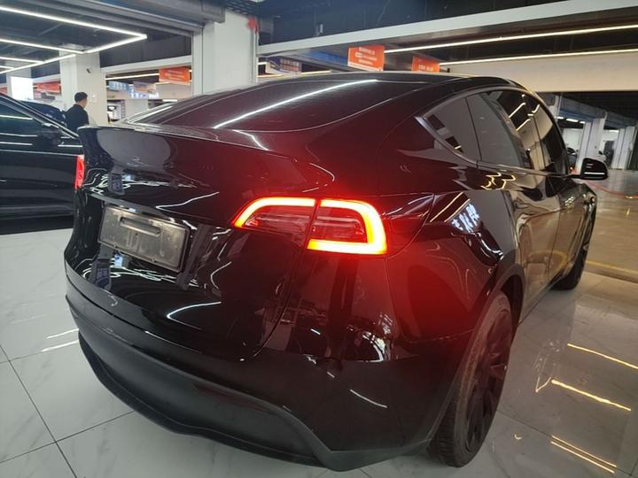 Model Y 2022 RWD photo 4