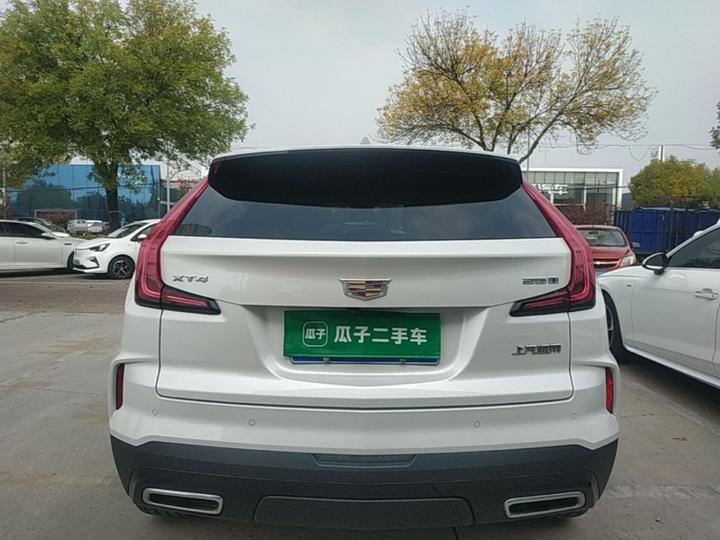 XT4 2024 28T RWD Luxury photo 5