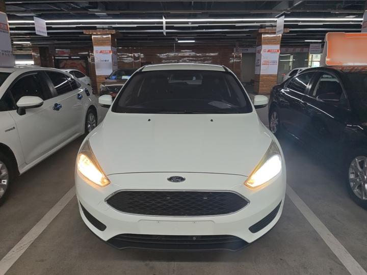 Focus 2018 Hatchback Classic 1.6L AT Comfort photo 2